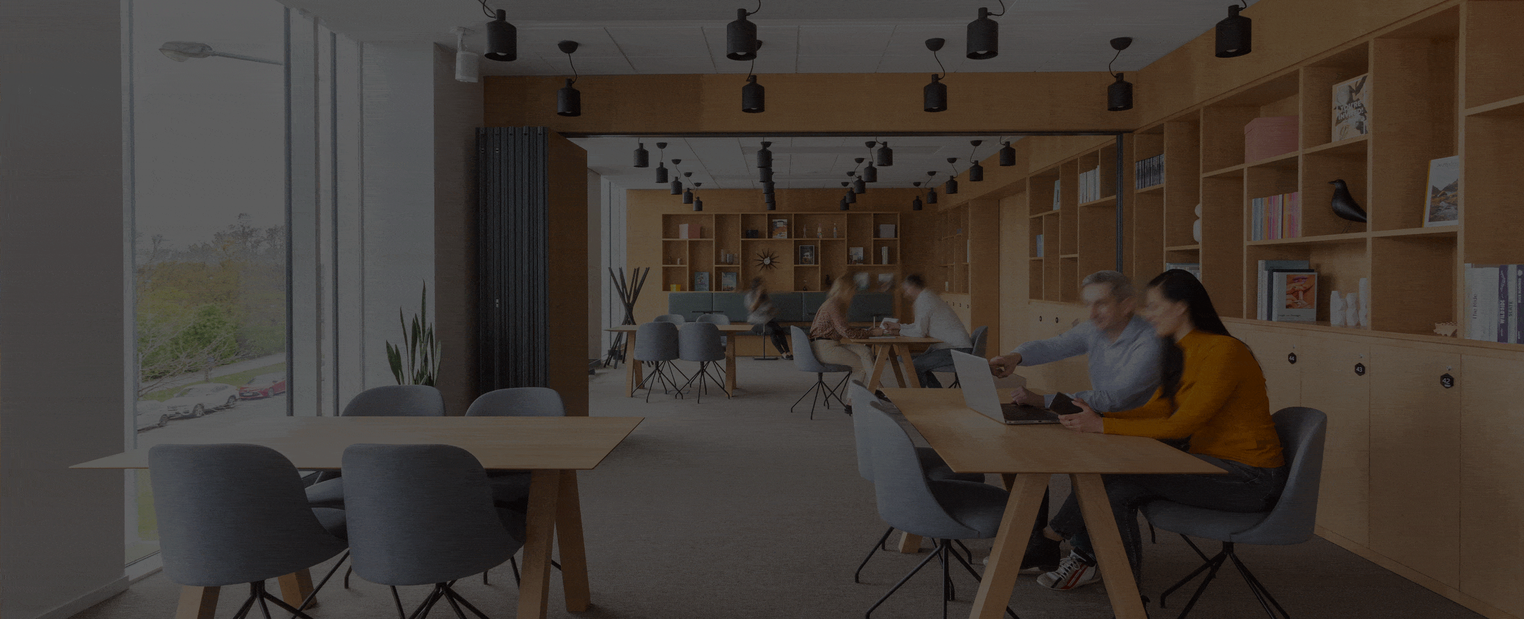 120ヵ国以上4,000拠点以上国内200拠点